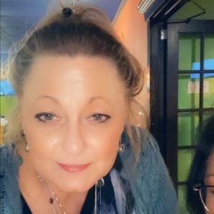 Meet your Posher, Carol